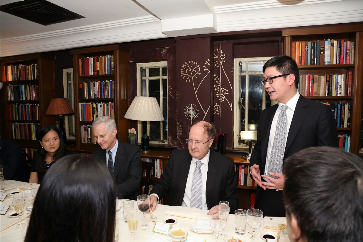 20121105 Trinity Dinner in HK with Sir Gregory Winter32